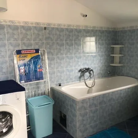 Apartament Sara *